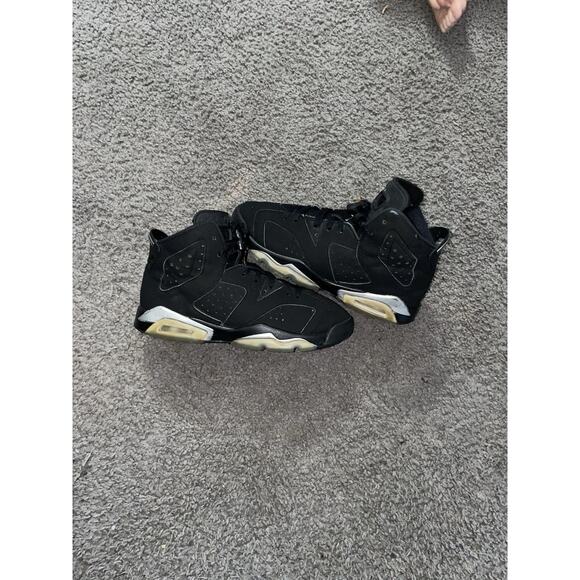 Size 5y- Air Jordan 6 Retro Mid Chrome 2022 - Picture 2 of 8